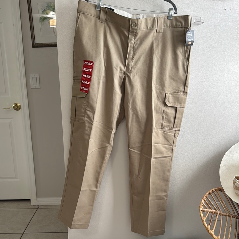 Men's Dickies Tan Cargo Pants Size 42 x 32 NEW
